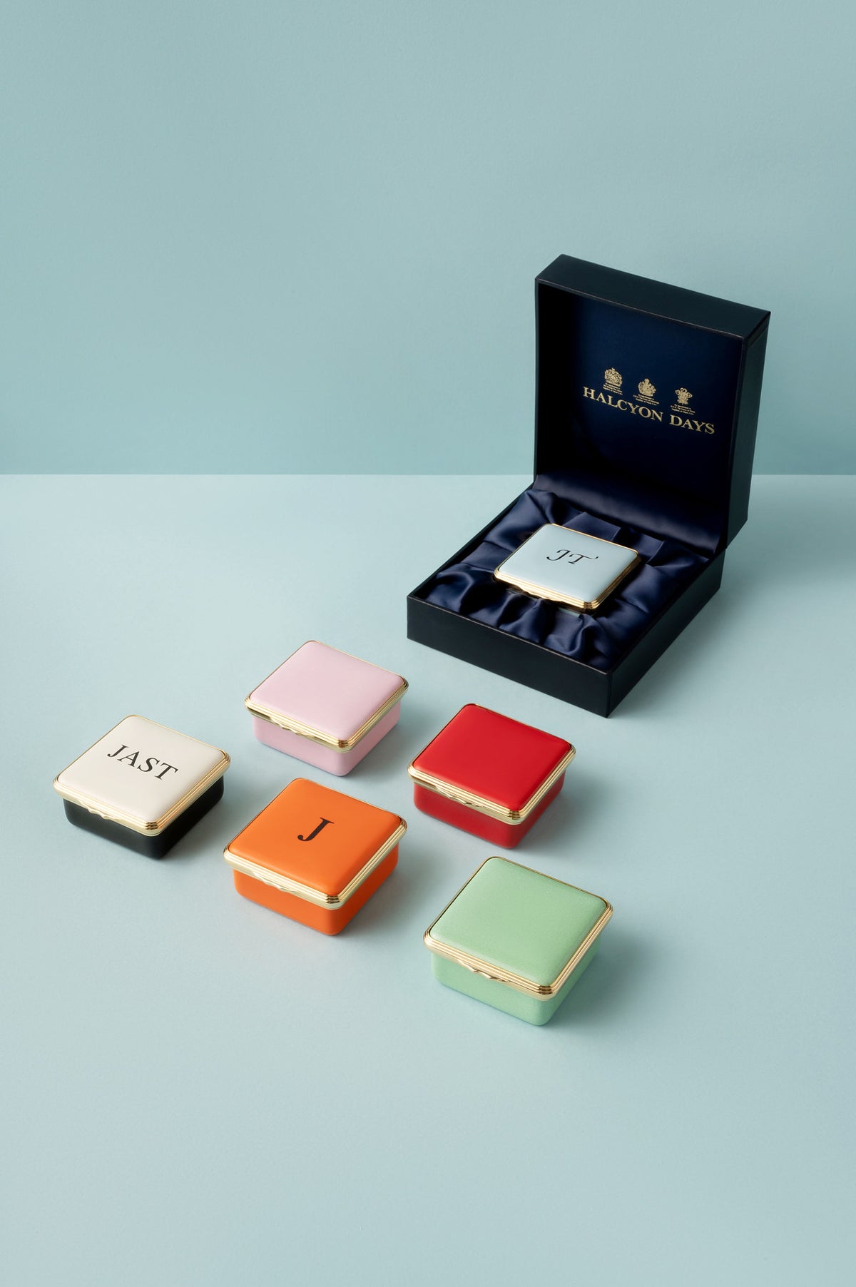 Blank Canvas Enamel Box in White & Black – HALCYON DAYS